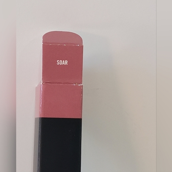 NIB MAC Cosmetics Lip Pencil Best Selling Color SOAR - Picture 3 of 4